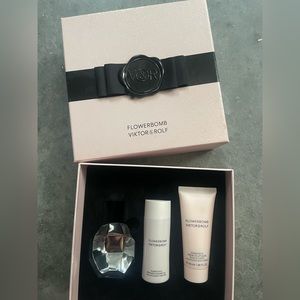 Viktor & Rolf Flowerbomb Bomblicious Shower Gel and Body Cream